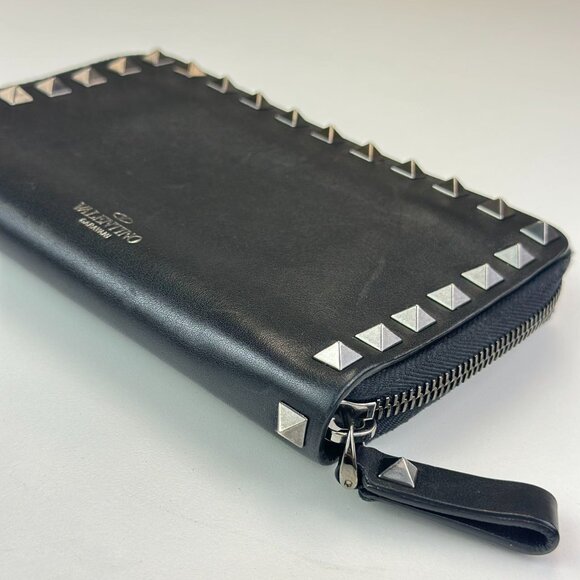 Valentino Black RockStud Wallet - Picture 4 of 6